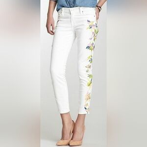 7 For All Mankind Cropped White Floral Embroidered Jeans Size 25